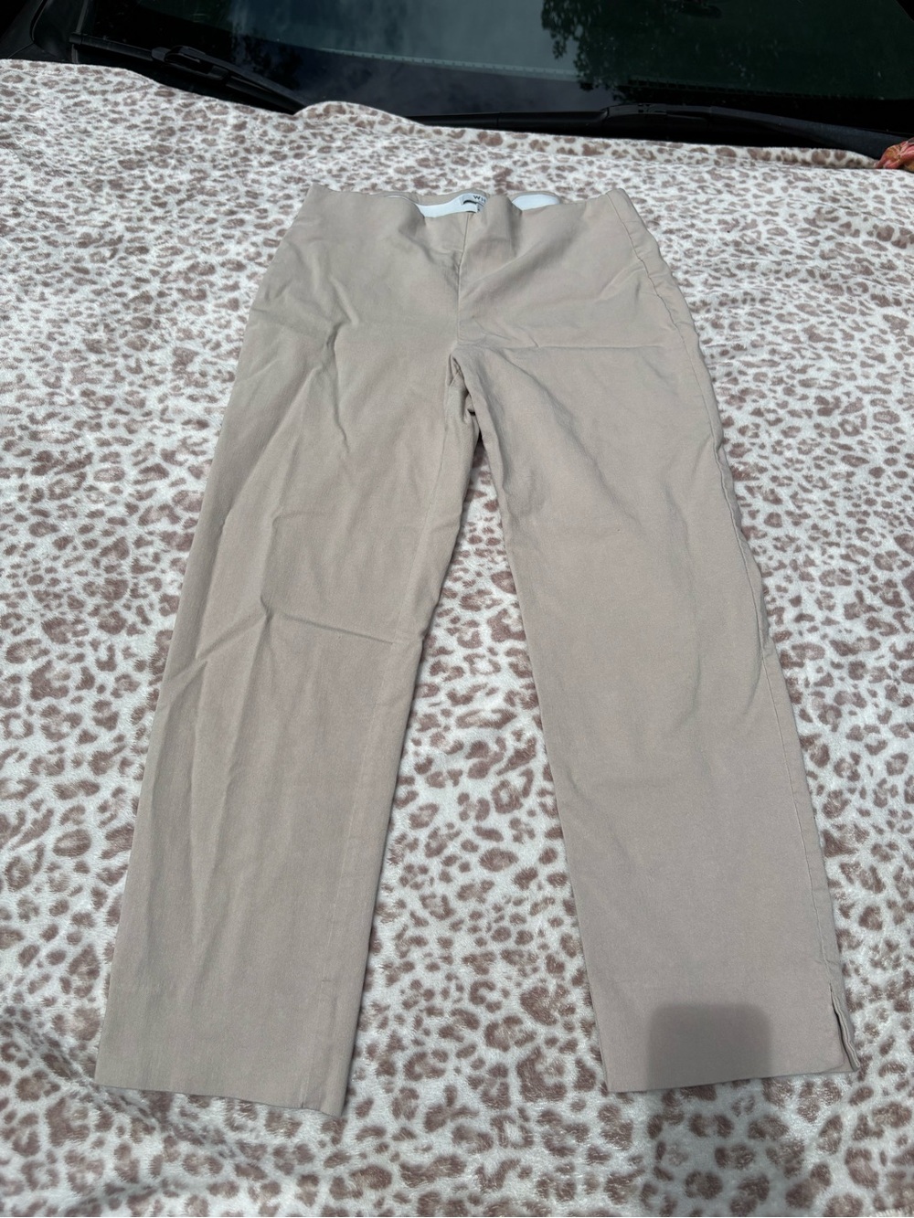 White House Black Market Khaki Capri Pants Size 6
